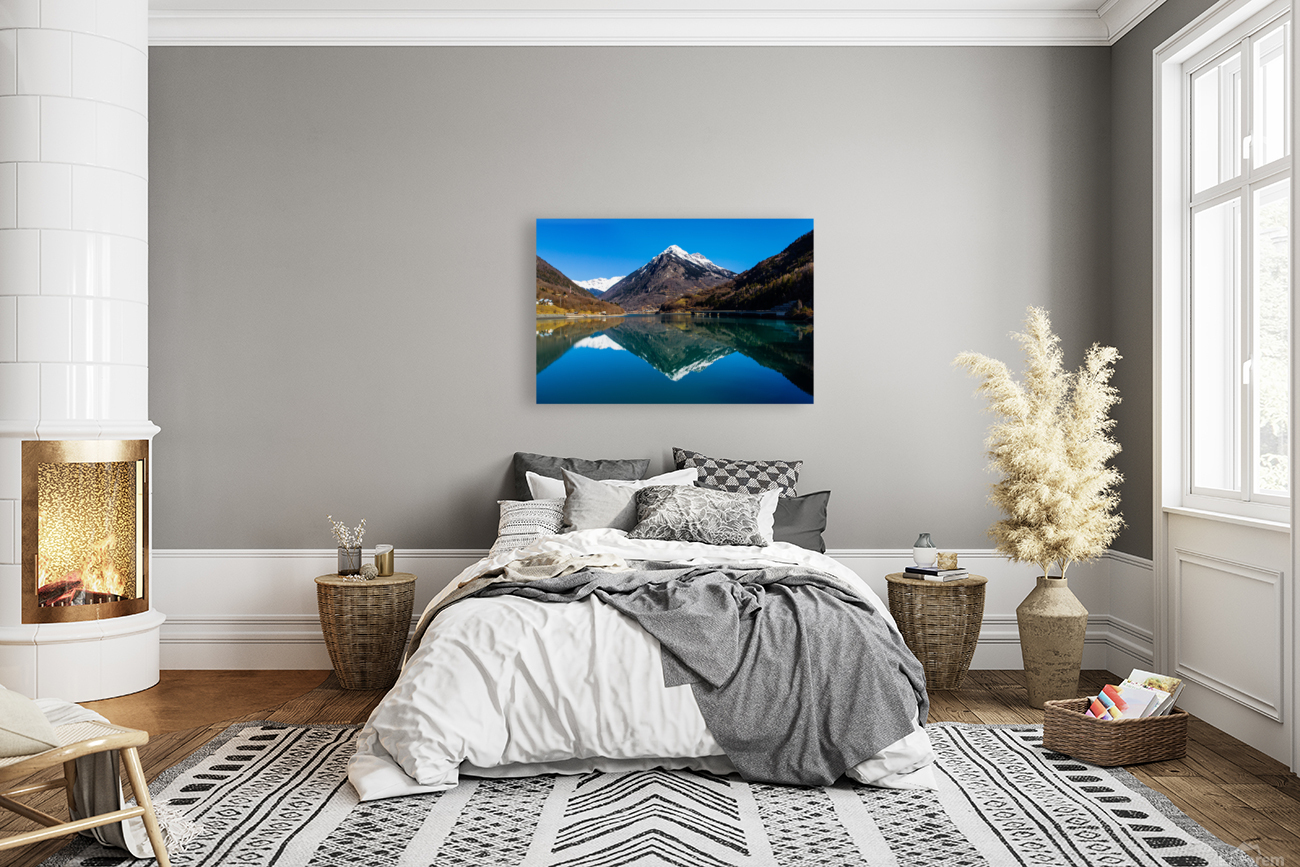 Perfect mountain reflection Reproduction