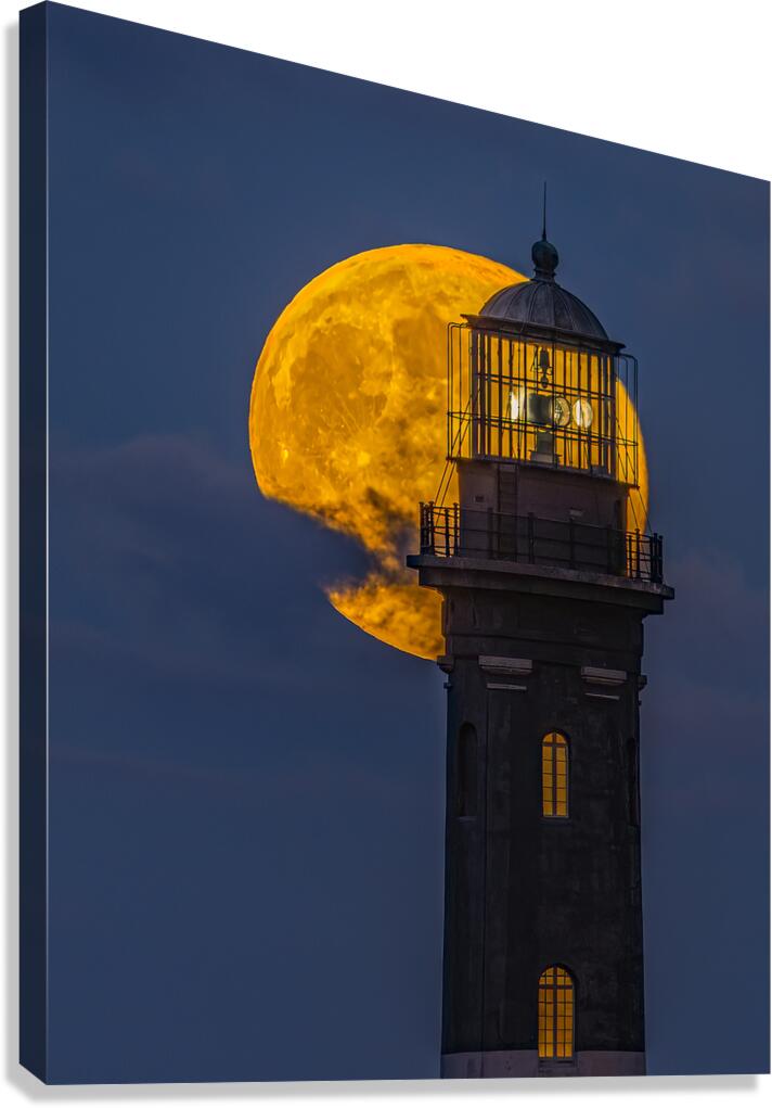 Lamproom Moonrise Canvas Print