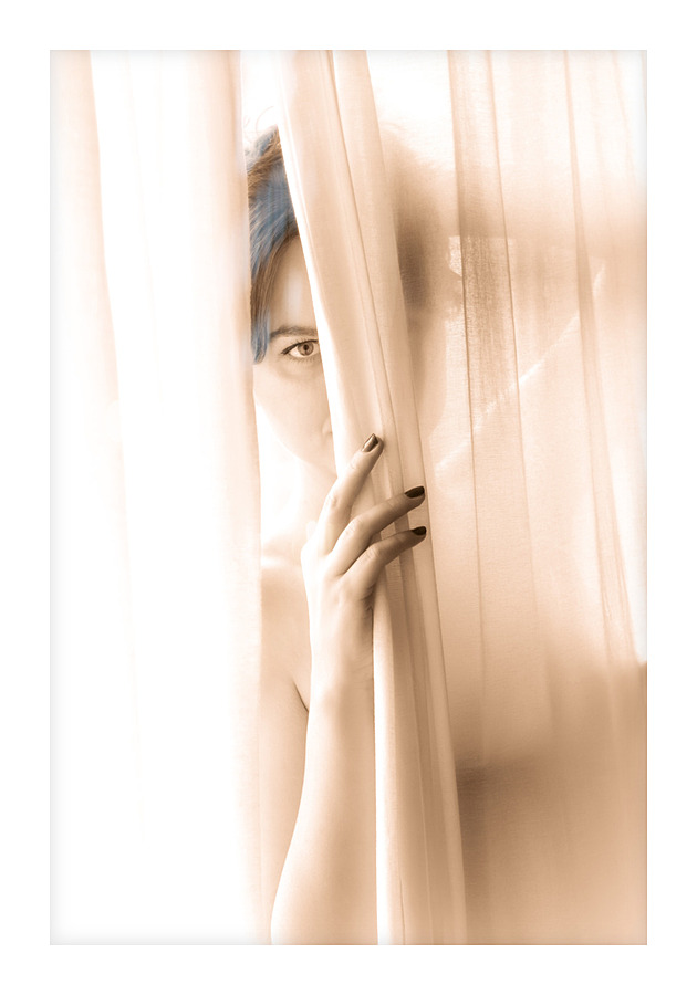 Devoiler L’Illusion Picture Frame print