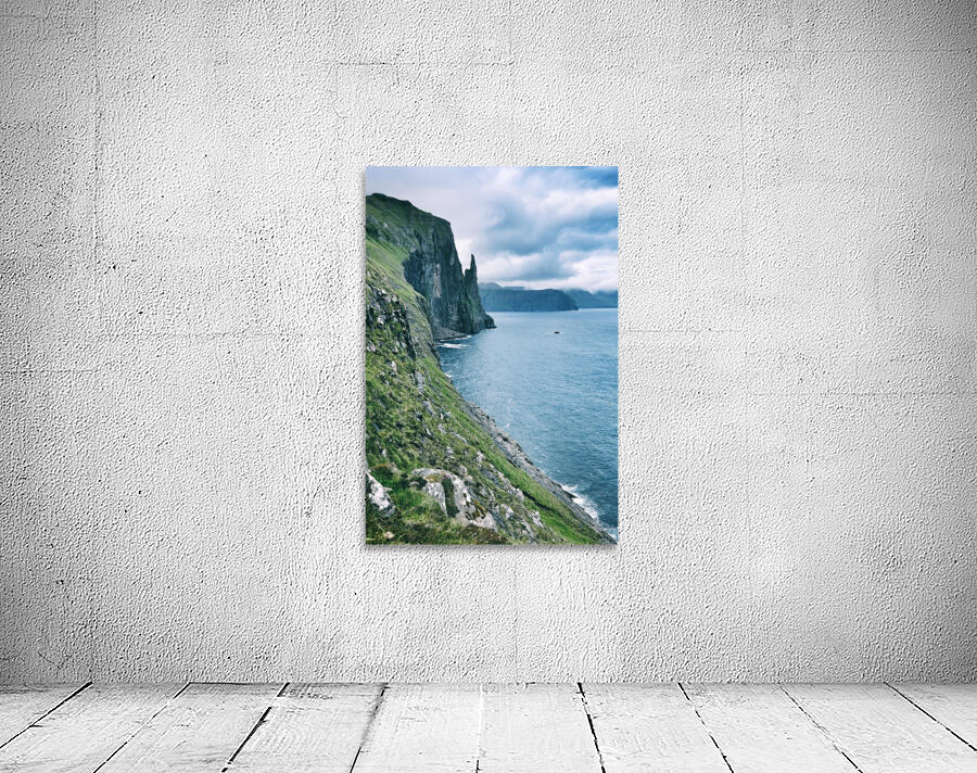 Trøllkonufingur Wall Preview