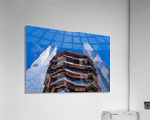 Reflective surface of the Vessel with a skyscraper behind with c Impression acrylique