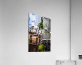 Traditional wrought iron balcony on brick New Orleans house Impression acrylique