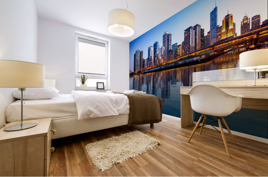 Calm water reflects Chicago Skyline at sunset from Navy Pier Impression murale