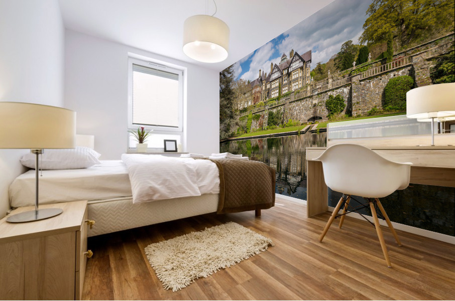 View of the manor house at Bodnant Gardens in North Wales Impression murale