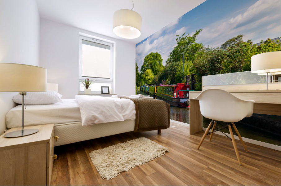 Colorful canal narrowboats in Ellesmere in Shropshire Impression murale