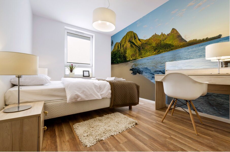 Early morning sunrise over Tunnels Beach on Kauai in Hawaii Impression murale