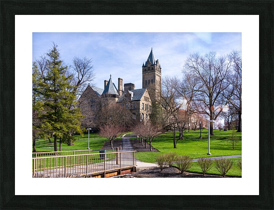 Facade of iconic University Hall at Ohio Wesleyan University Impression et Cadre photo