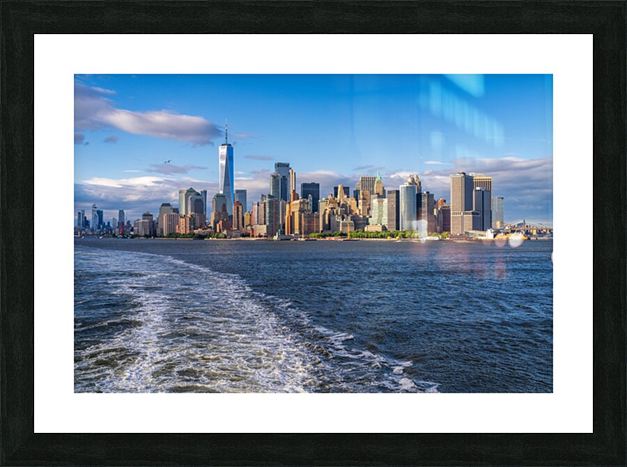 One World Trade Center dominates skyline of Lower Manhattan from Impression et Cadre photo