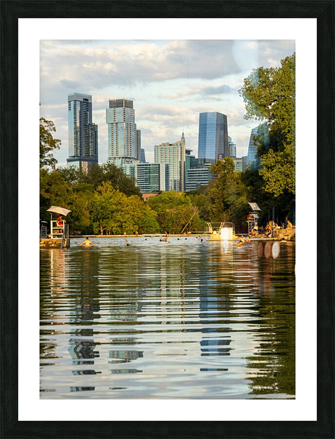 View of the Austin skyline at sunset over Barton Springs swimmin Impression et Cadre photo