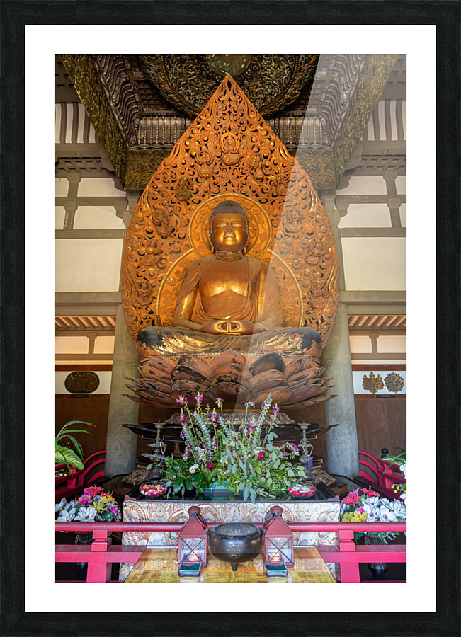 Statue of Buddha in the Byodo In buddhist temple on Oahu, Hawaii Impression et Cadre photo