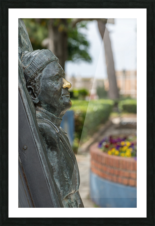 Statue of bust of Lawrence Durrell in Corfu Impression et Cadre photo