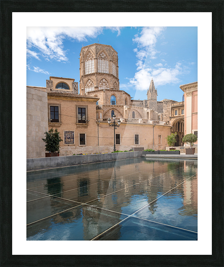 Reflection of Cathedral and Basilica Valencia Impression et Cadre photo