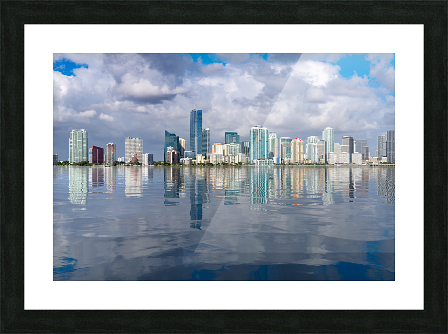 View of Miami Skyline with artificial reflection Impression et Cadre photo