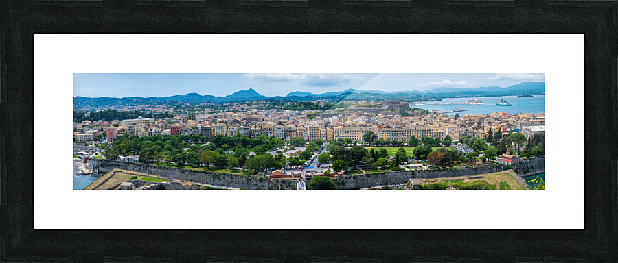 Wide panorama of  Kerkyra on island Corfu Impression et Cadre photo