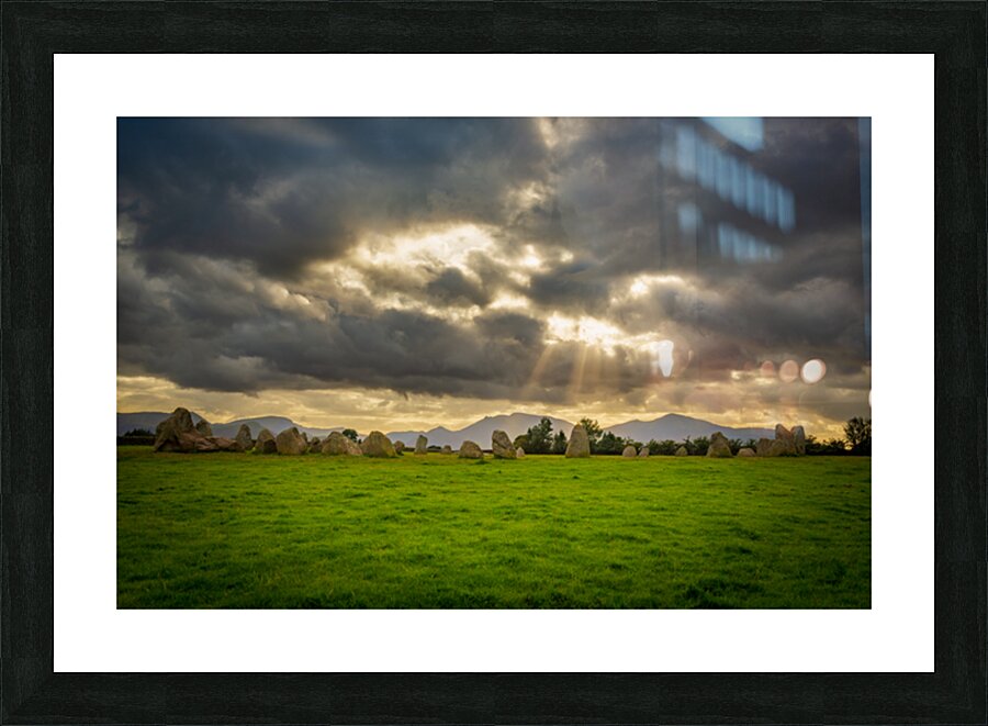 Stormy clouds over Castlerigg Stone Circle near Keswick Impression et Cadre photo