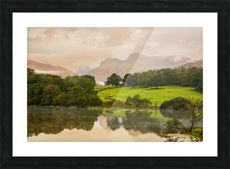 Sunrise at Loughrigg Tarn in Lake District Impression et Cadre photo