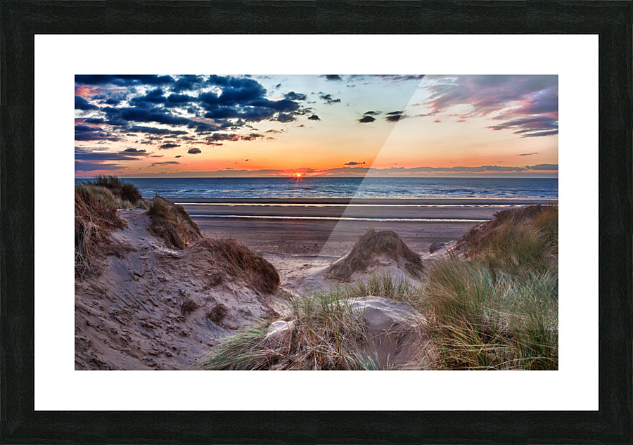 Sunset over Formby Beach through dunes Impression et Cadre photo
