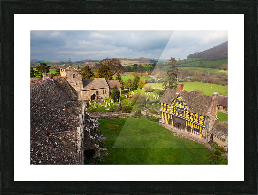Stokesay Castle in Shropshire on cloudy day Impression et Cadre photo