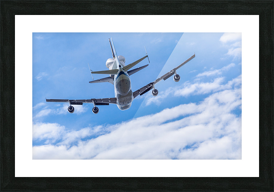 Space Shuttle Discovery flies over Washington DC Picture Frame print