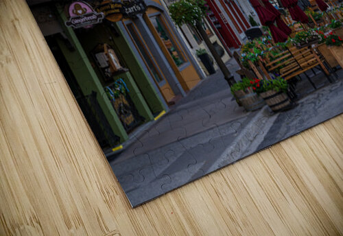 Front street of Leavenworh WA with Alpine German restaurants and Steve Heap puzzle