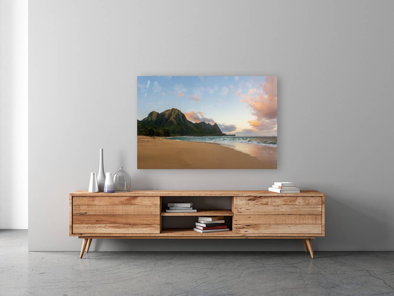 Early morning sunrise over Tunnels Beach on Kauai in Hawaii Reproduction