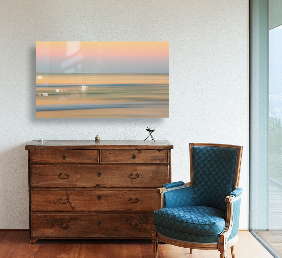 Sunrise over ocean with sideways pan Reproduction