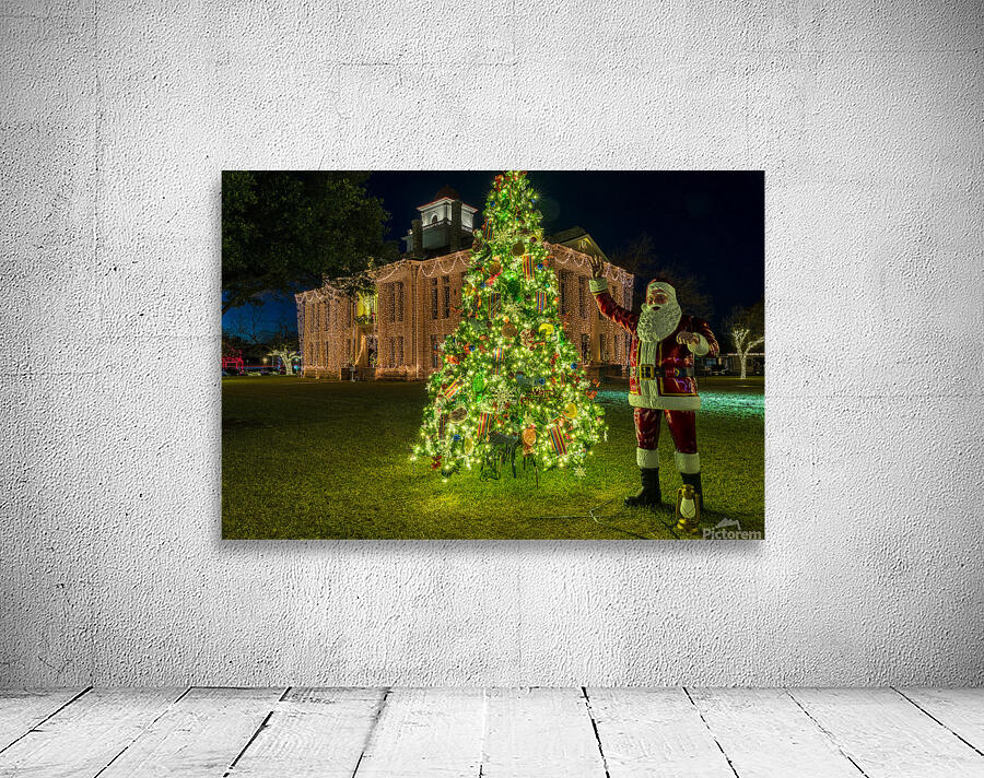 Christmas tree lights spectacular by courthouse in Johnson City Wall Preview