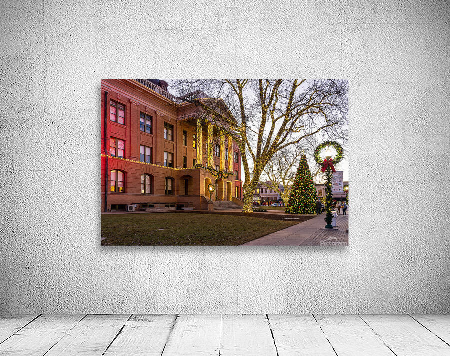 Entrance to Williamson County Courthouse in Georgetown TX Wall Preview