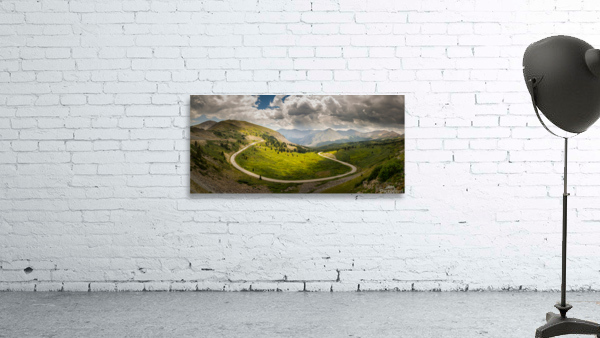 Large horseshoe bend on Cottonwood pass Wall Preview