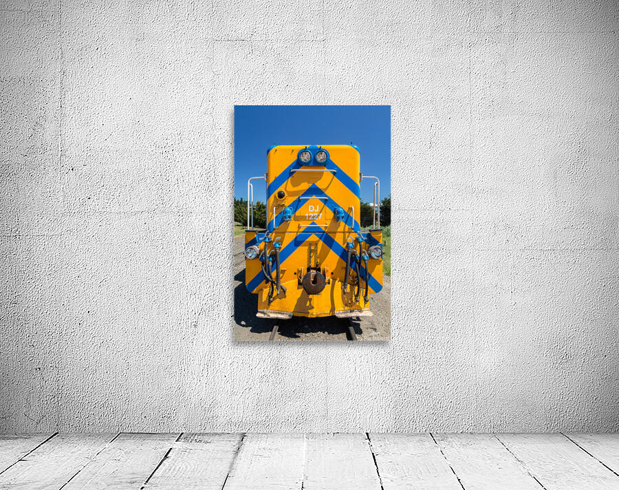 Diesel locomotive train engine Taiere Gorge line Wall Preview