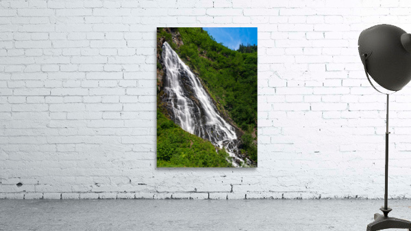 Dramatic waterfall of Horsetail Falls in Keystone Canyon Wall Preview