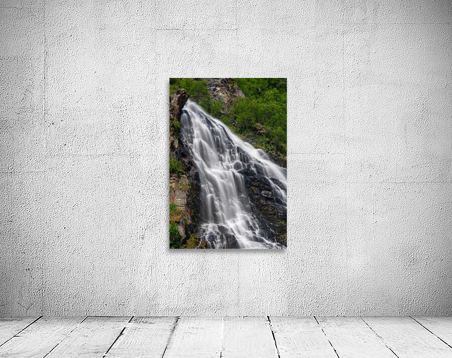 Dramatic waterfall of Horsetail Falls in Keystone Canyon Wall Preview