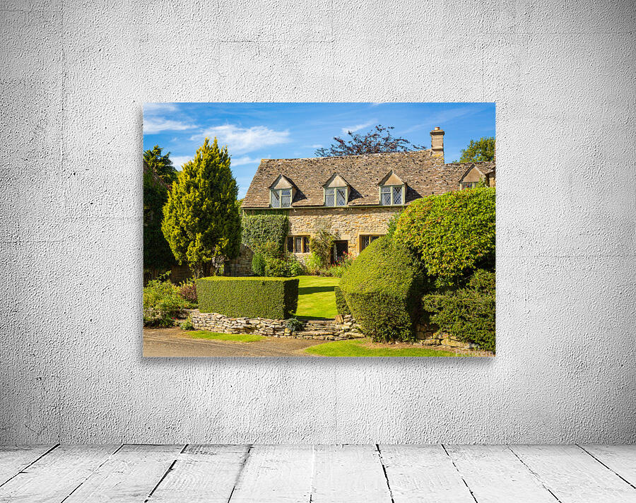 Old cotswold stone house in Icomb Wall Preview