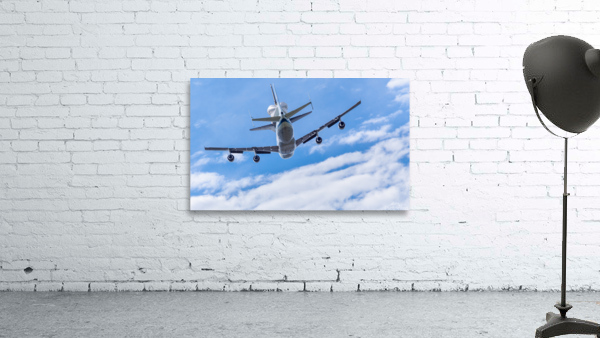 Space Shuttle Discovery flies over Washington DC Wall Preview