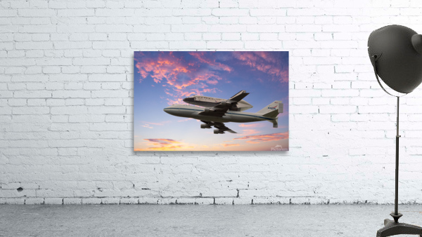 Space Shuttle Discovery flies into retirement Wall Preview