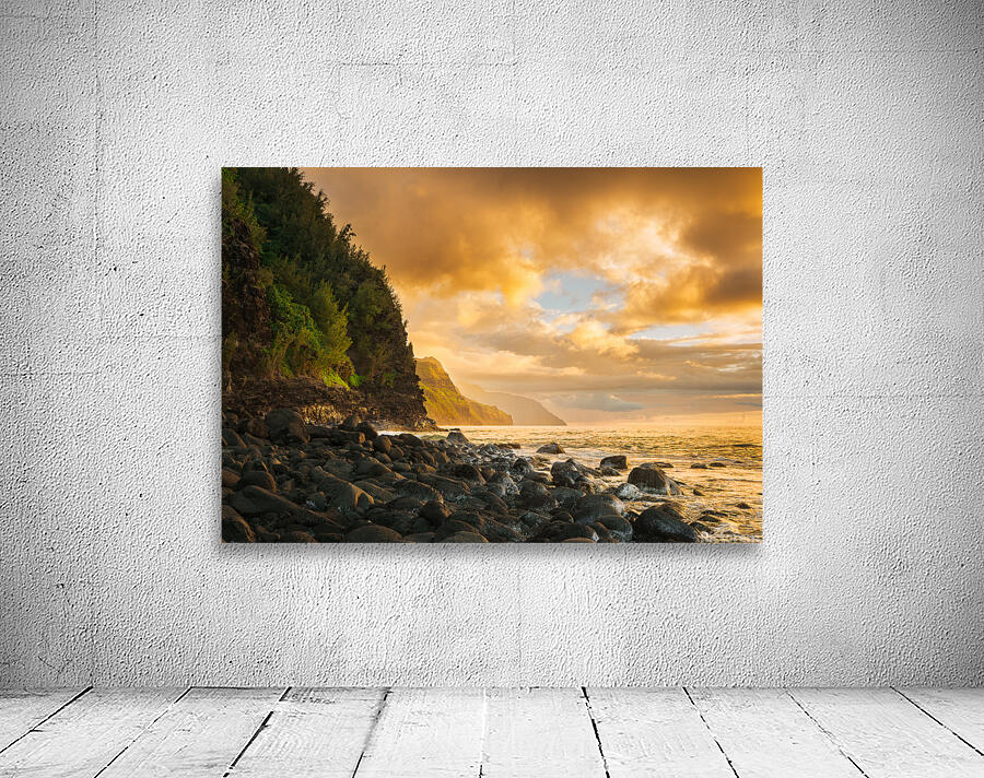 Sunset along Na Pali coast at Kee Beach Wall Preview