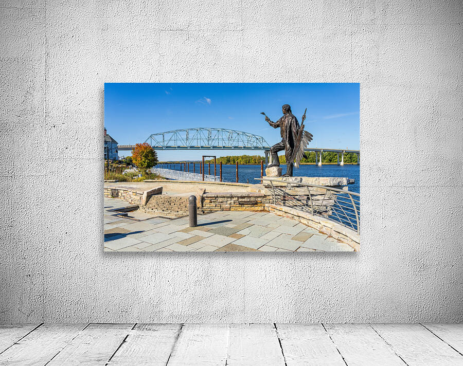 Statue alongside the Mississippi River in Wabasha Minnesota Wall Preview