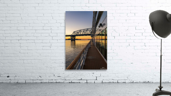 River cruise boat sails to Mark Twain Memorial road bridge Wall Preview