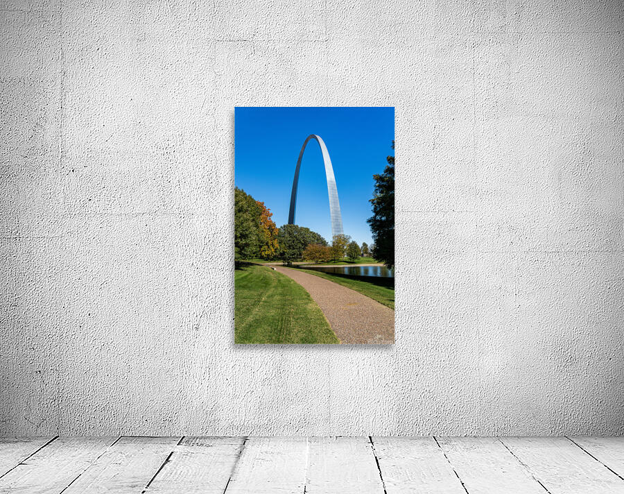 Gateway Arch of St Louis Missouri from the park and lake Wall Preview