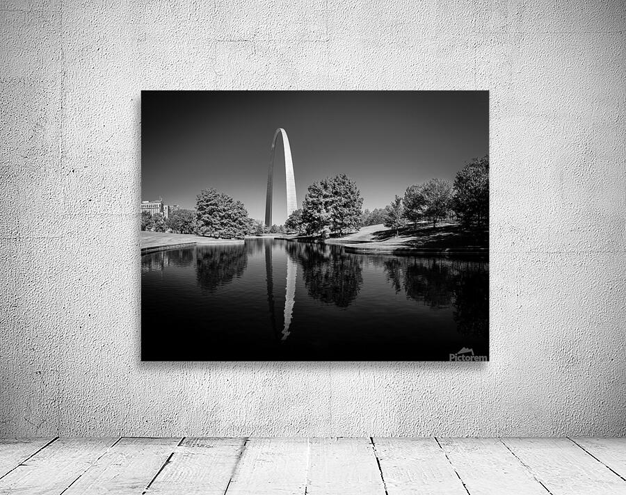 Monochrome Gateway Arch of St Louis Missouri reflecting in the l Wall Preview