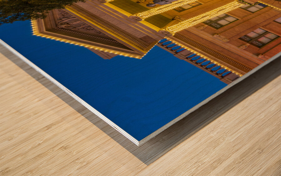 Entrance to Williamson County Courthouse in Georgetown TX Wood print