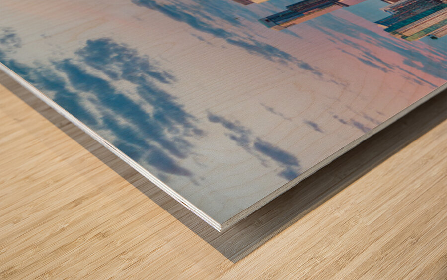 Distant view of Harvest moon in the Austin skyline at sunset Wood print