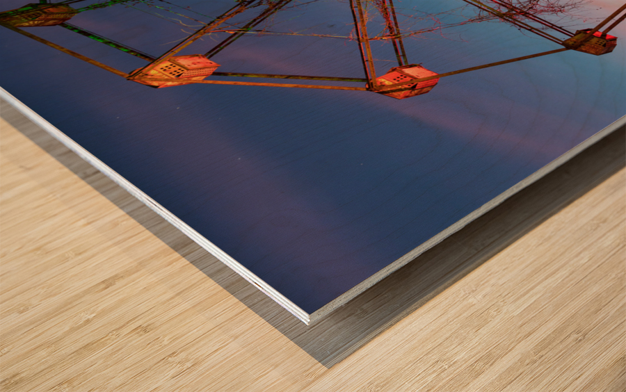 Ferris Wheel ride at abandoned funfair  Impression sur bois