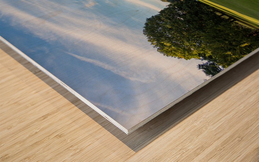 English lawn running down to lake Impression sur bois