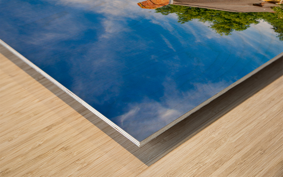 Old cotswold stone house in Ilmington Wood print