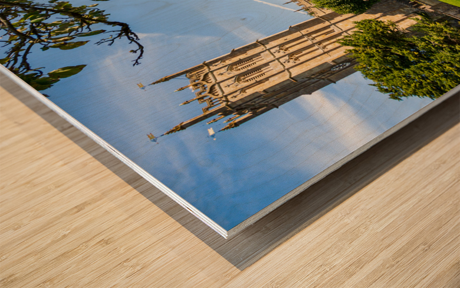 Church and gateway in Chipping Campden Wood print