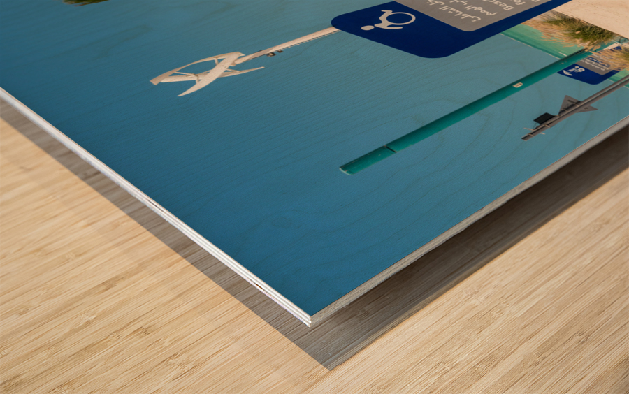 Sign for access to Jumeirah beach for wheelchair users Impression sur bois