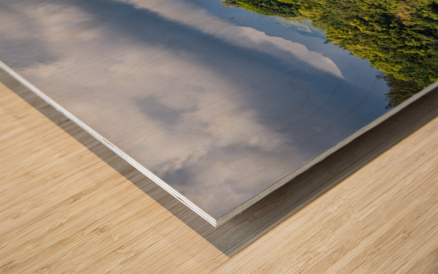 Opaekaa Falls sunlit as dark storm clouds gather over the hills Impression sur bois