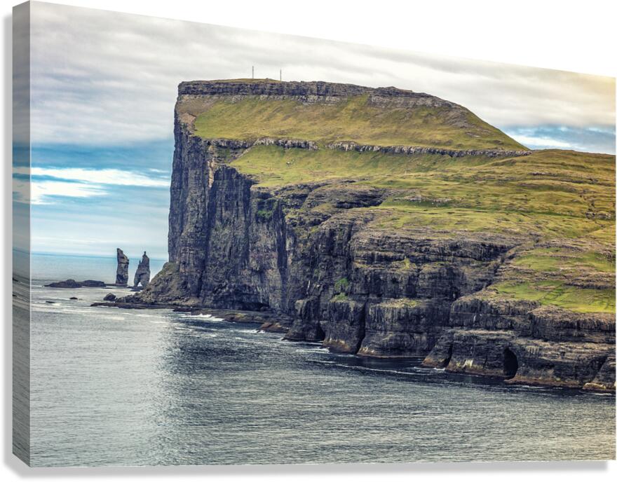 cliff view in faroe  Canvas Print