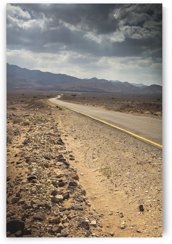 road in the Jordanian desert of Wadi Rum. by Gualtiero Boffi